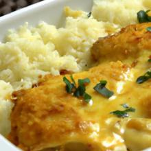Golden Cheesy Baked Chicken and Rice: Comfort in Every Bite