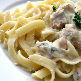 Creamy Chicken Alfredo Pasta: A Decadent Italian Delight